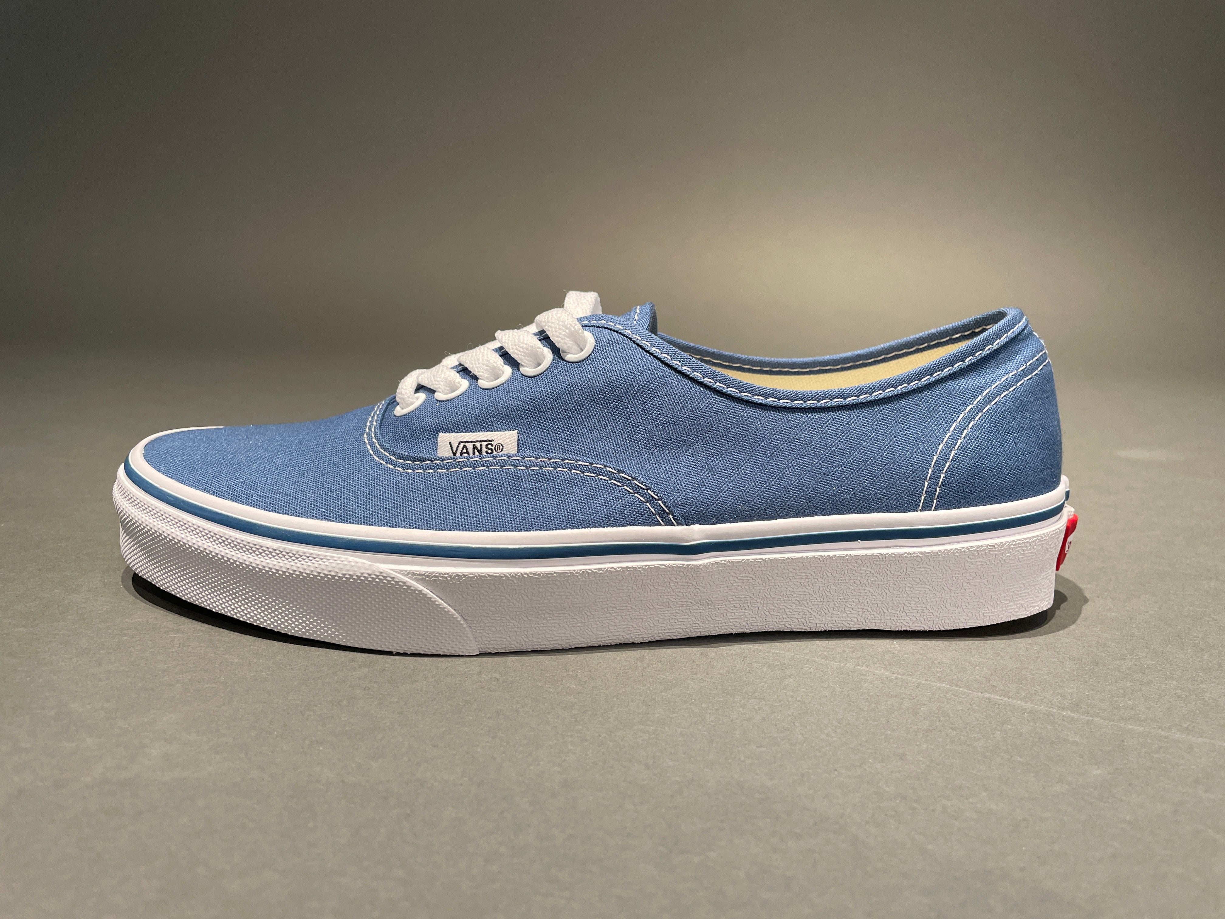 Vans Unisex Authentic Core Classic Sneakers 6.5 M US Women 5 M US Men